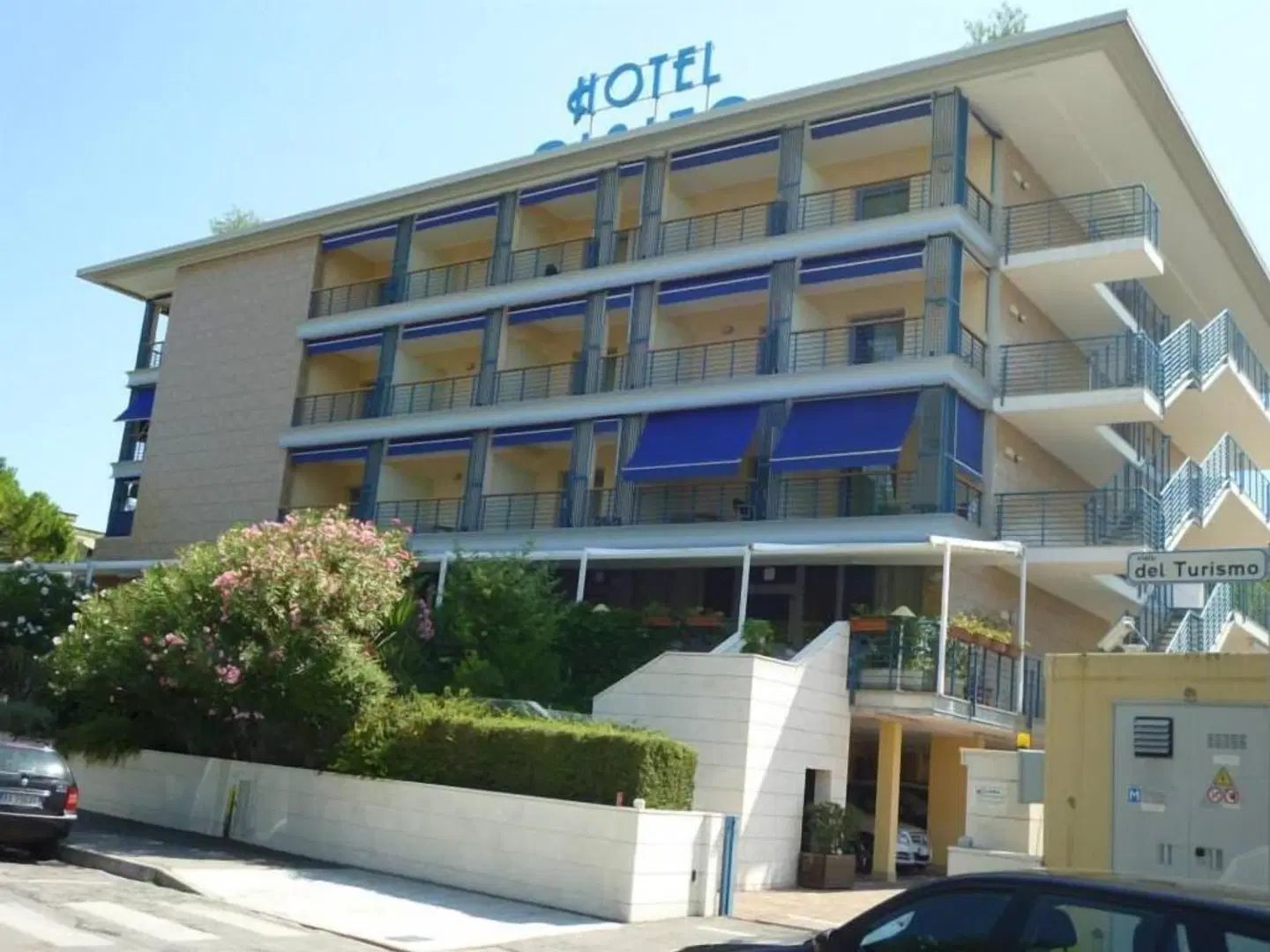 Rialto EXTERIOR