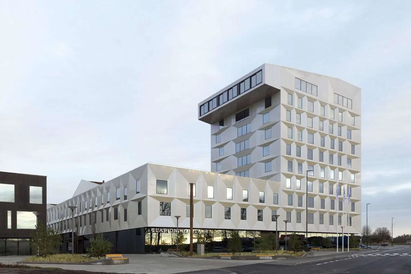 Clarion Hotel Air EXTERIOR