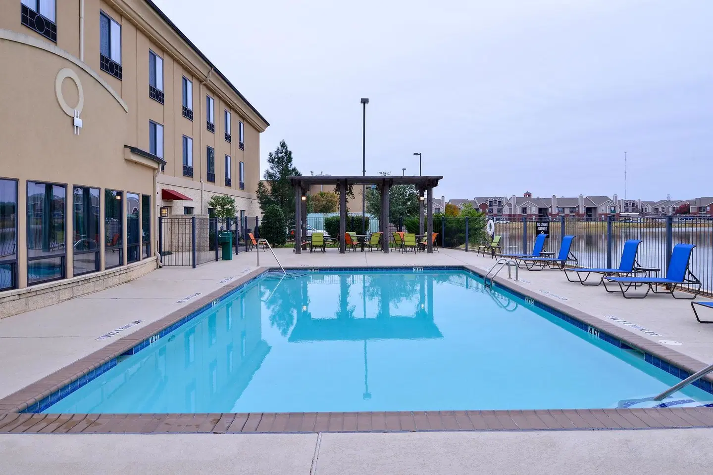 Holiday Inn Express & Suites Wichita Falls by IHG OUTDOOR_POOL