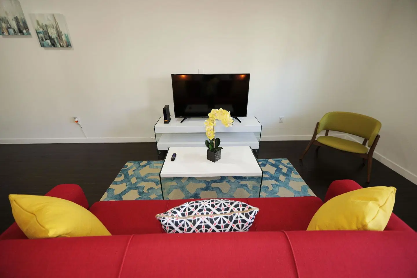Downtown Cosmopolitan Suites ROOM_EXAMPLE