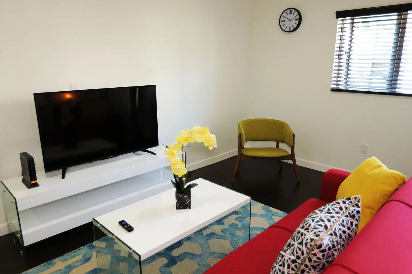 Downtown Cosmopolitan Suites ROOM_EXAMPLE