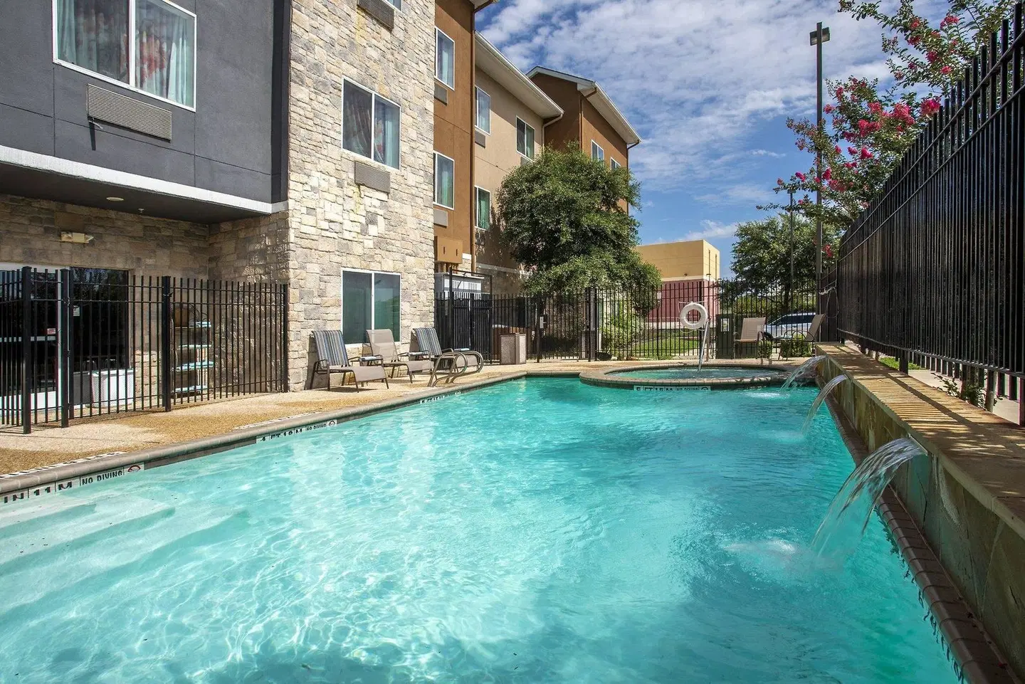 Fairfield Inn & Suites by Marriott San Antonio Boerne OUTDOOR_POOL