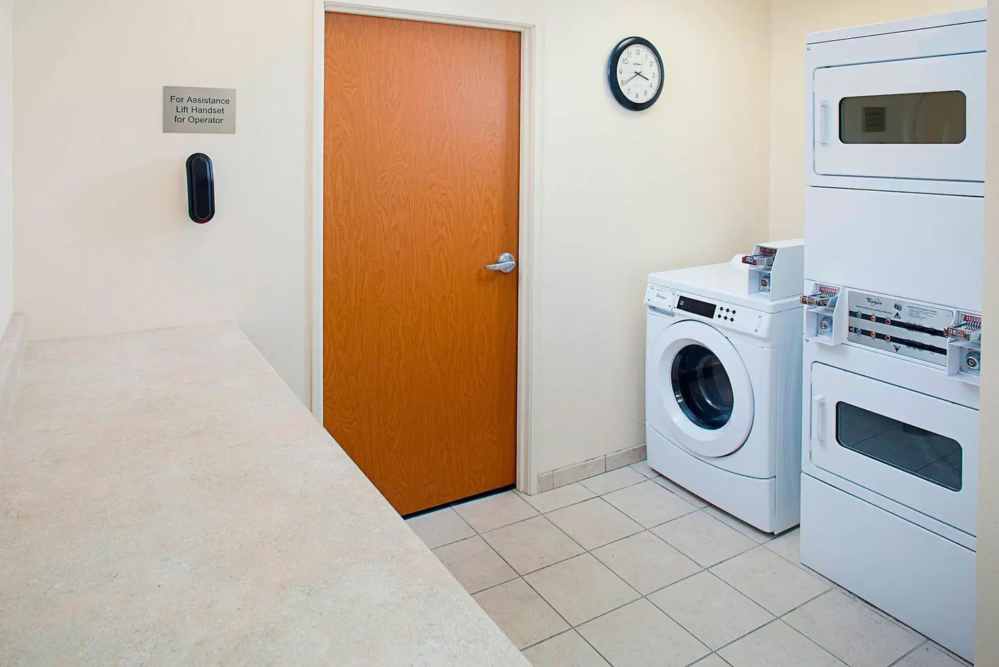 Fairfield Inn & Suites by Marriott 29 Palms-Joshua Tree Nat.Park Badezimmer
