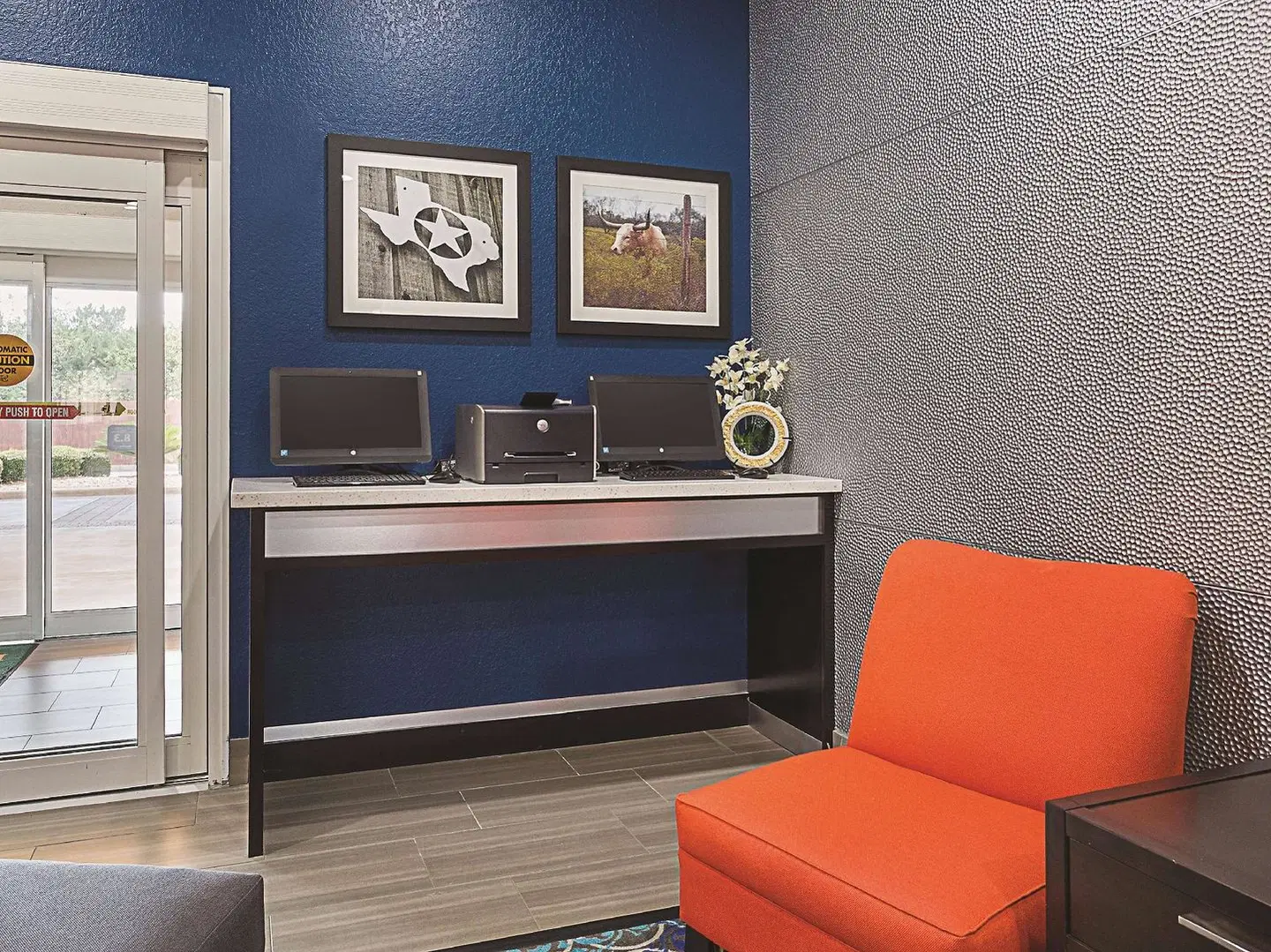La Quinta Inn & Suites by Wyndham San Antonio Northwest ROOM_EXAMPLE