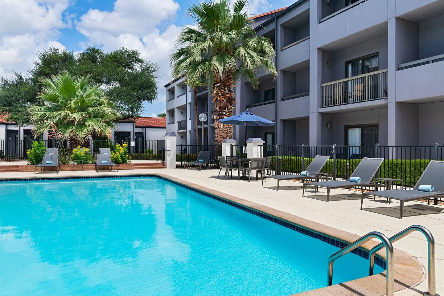 Courtyard by Marriott San Antonio Downtown/Market Square OUTDOOR_POOL