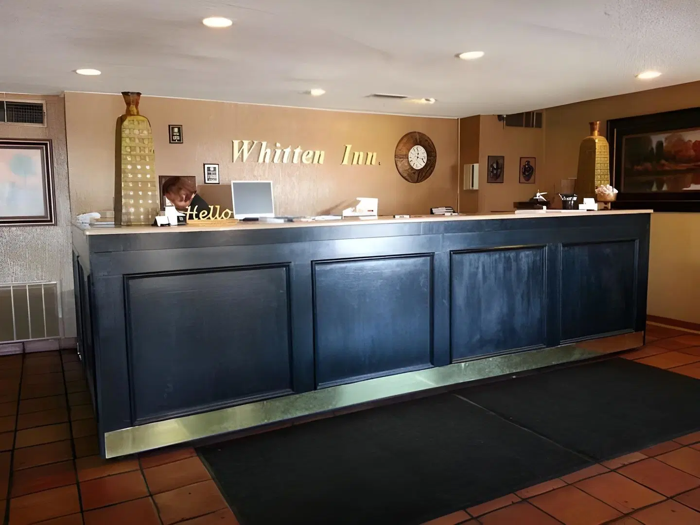 Econo Lodge Inn & Suites LOUNGE_LOBBY