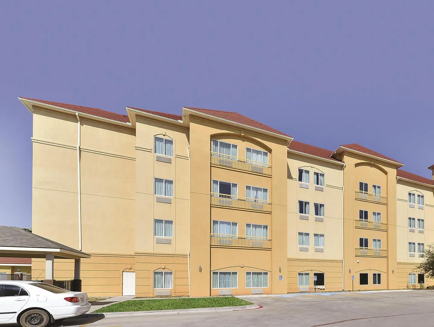 La Quinta Inn & Suites by Wyndham Abilene Mall EXTERIOR