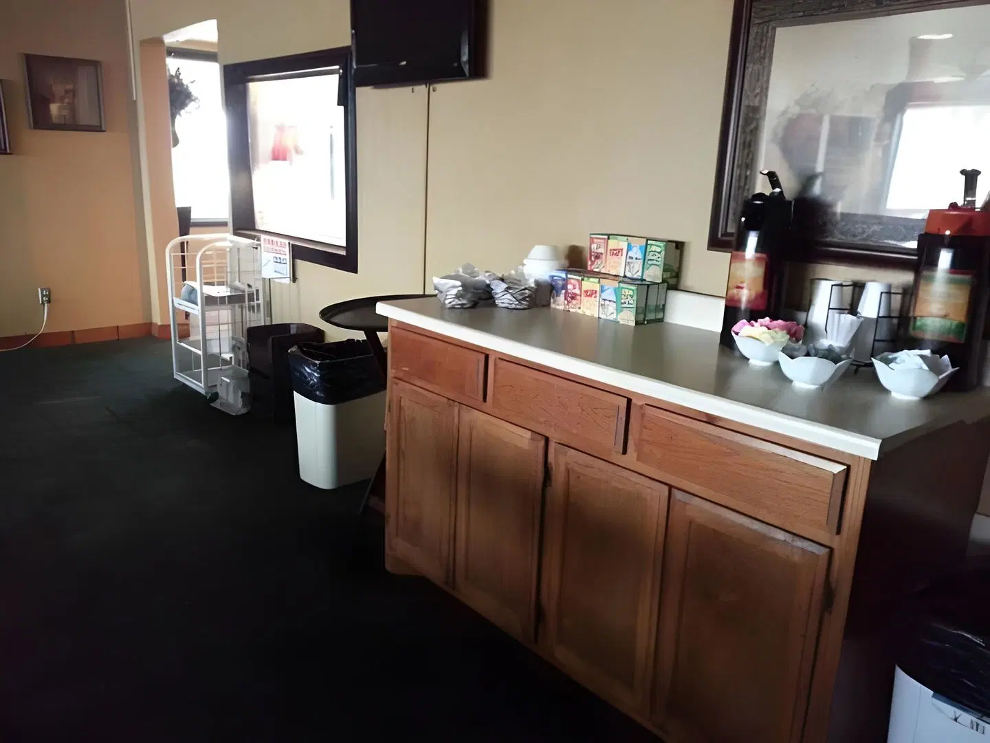 Econo Lodge Inn & Suites ROOM_EXAMPLE