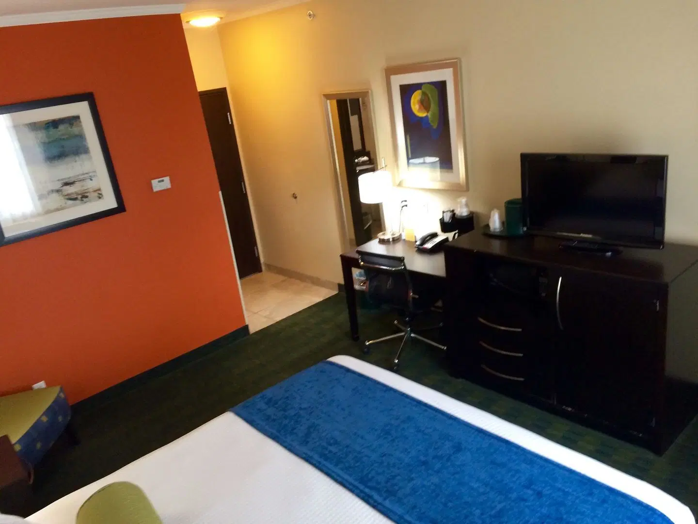 City View Inn & Suites ROOM_EXAMPLE