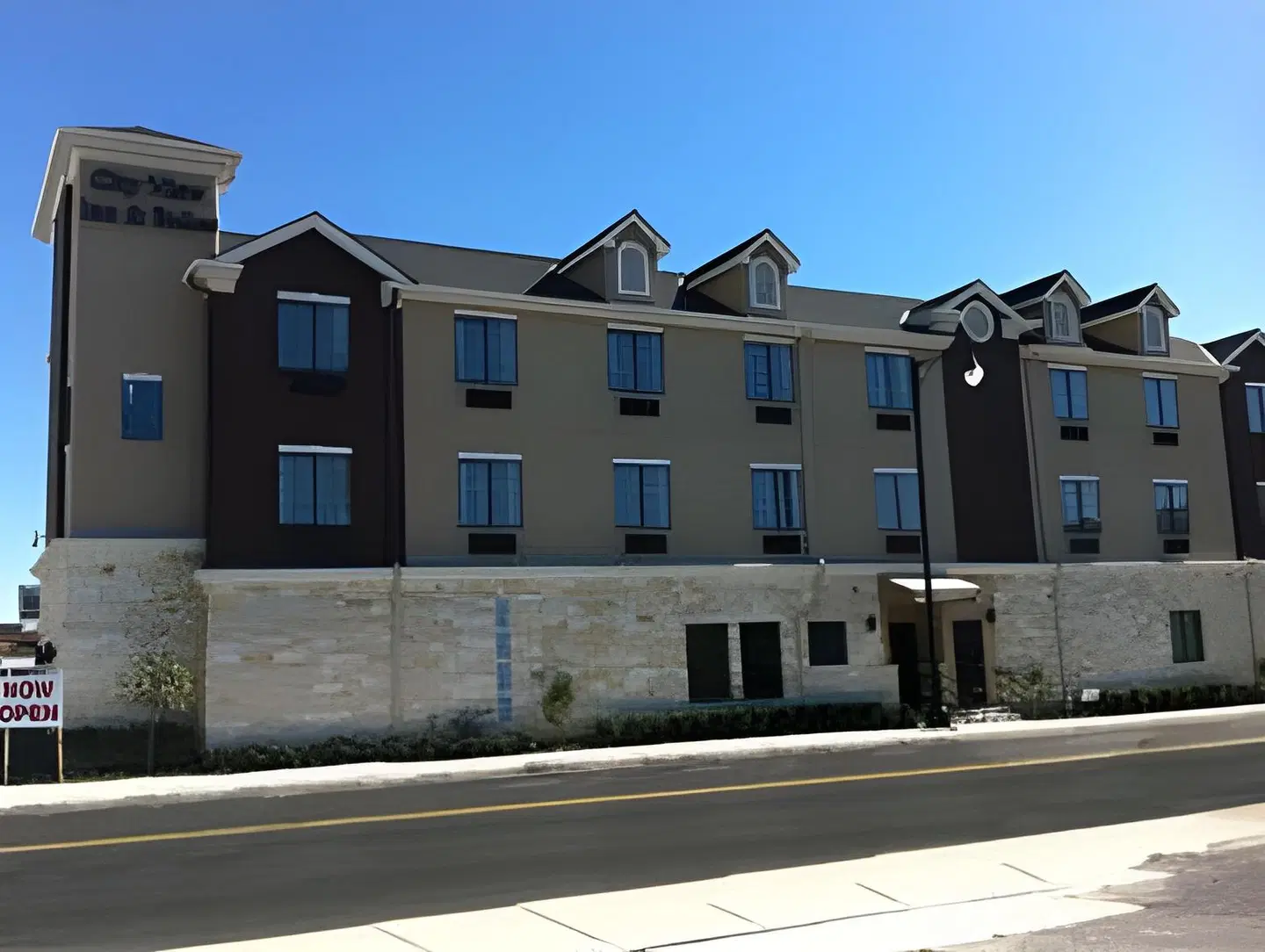 City View Inn & Suites EXTERIOR