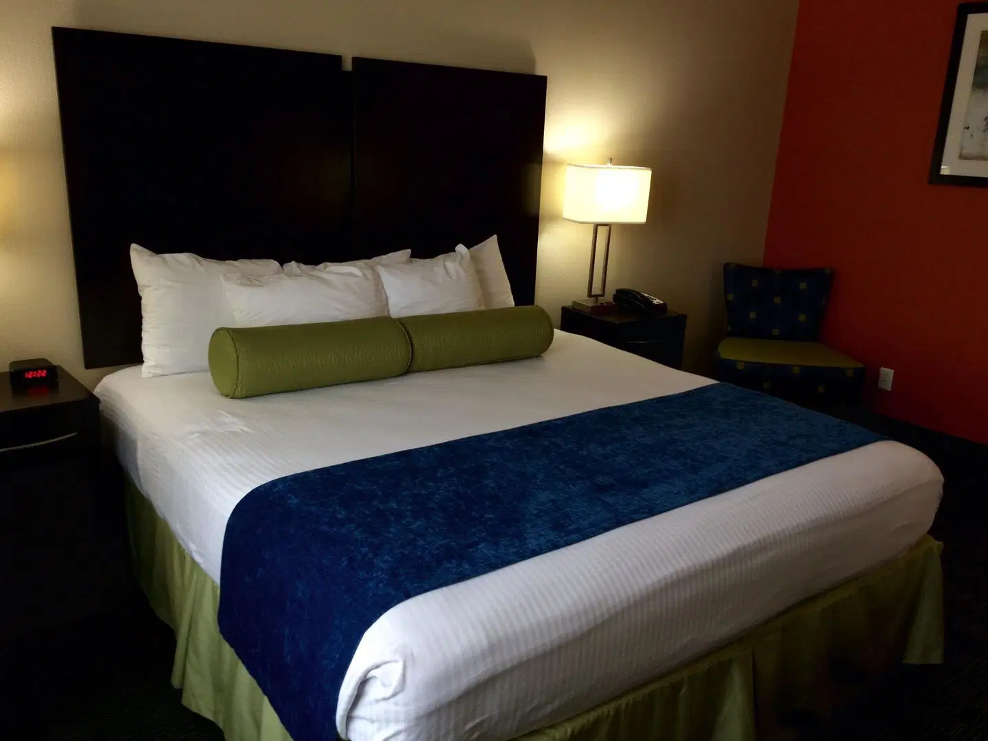 City View Inn & Suites ROOM_EXAMPLE