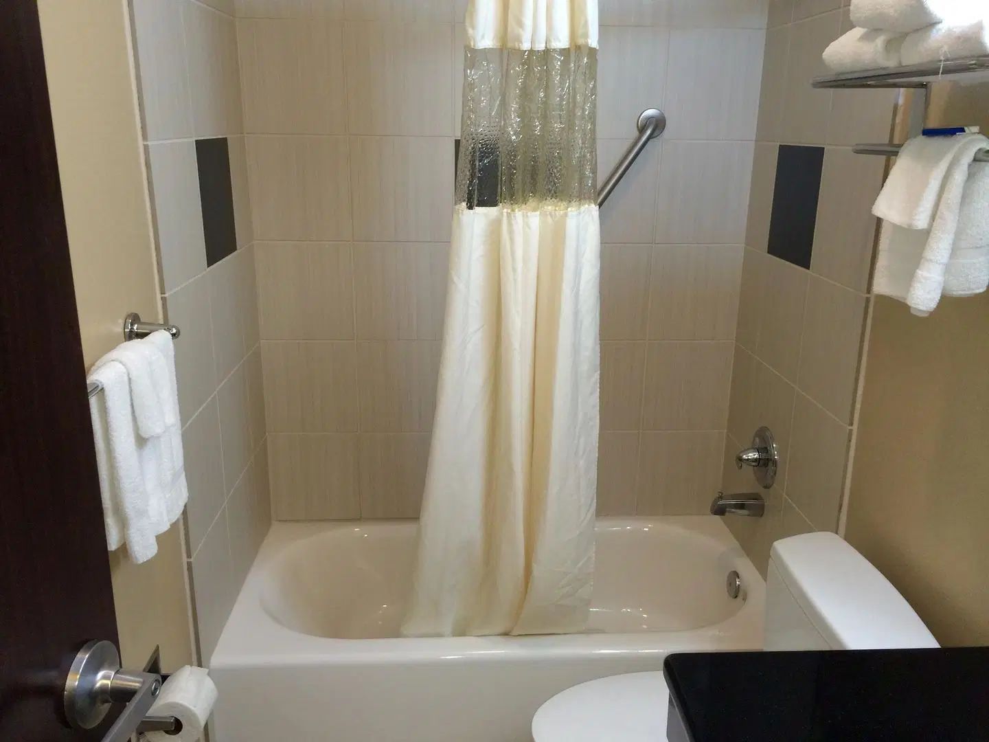 City View Inn & Suites Badezimmer