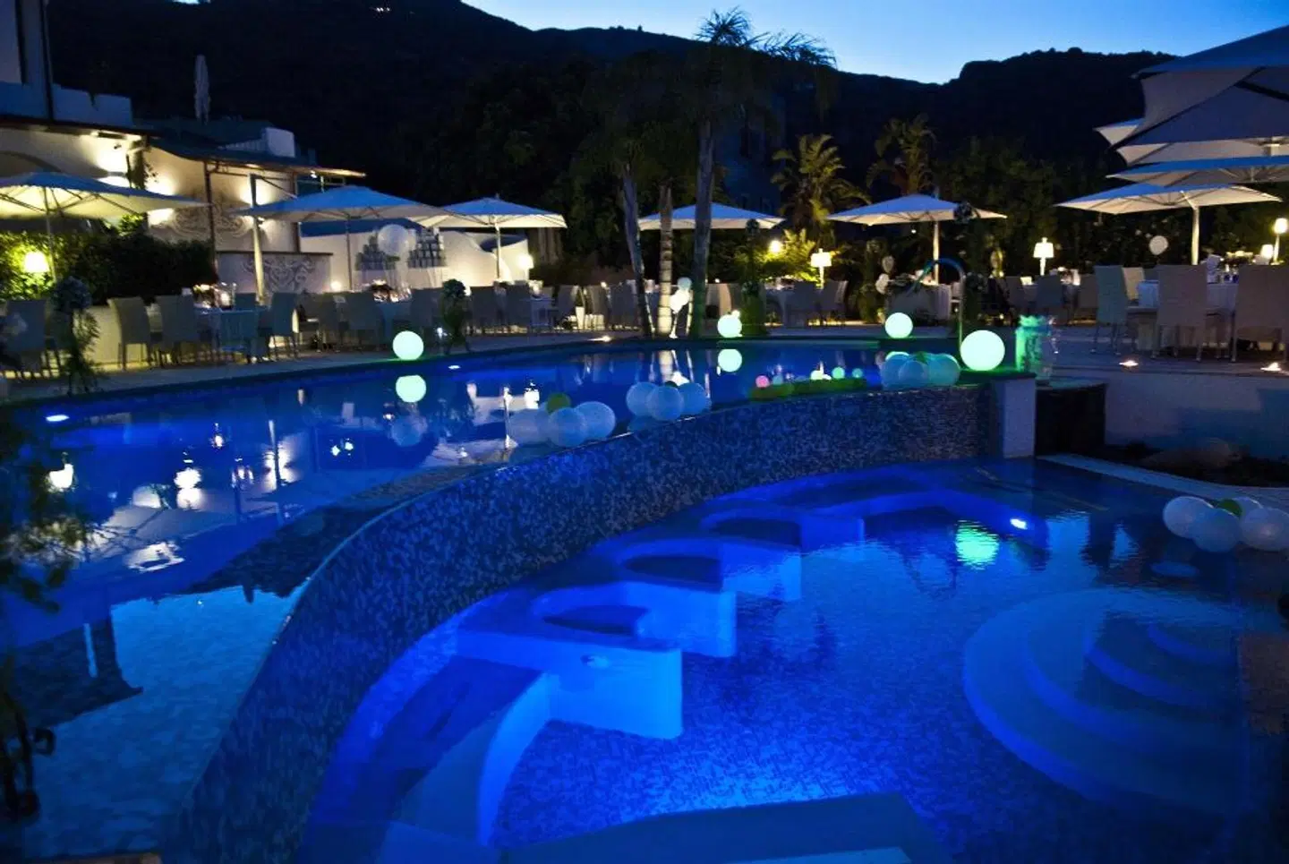 Mea OUTDOOR_POOL