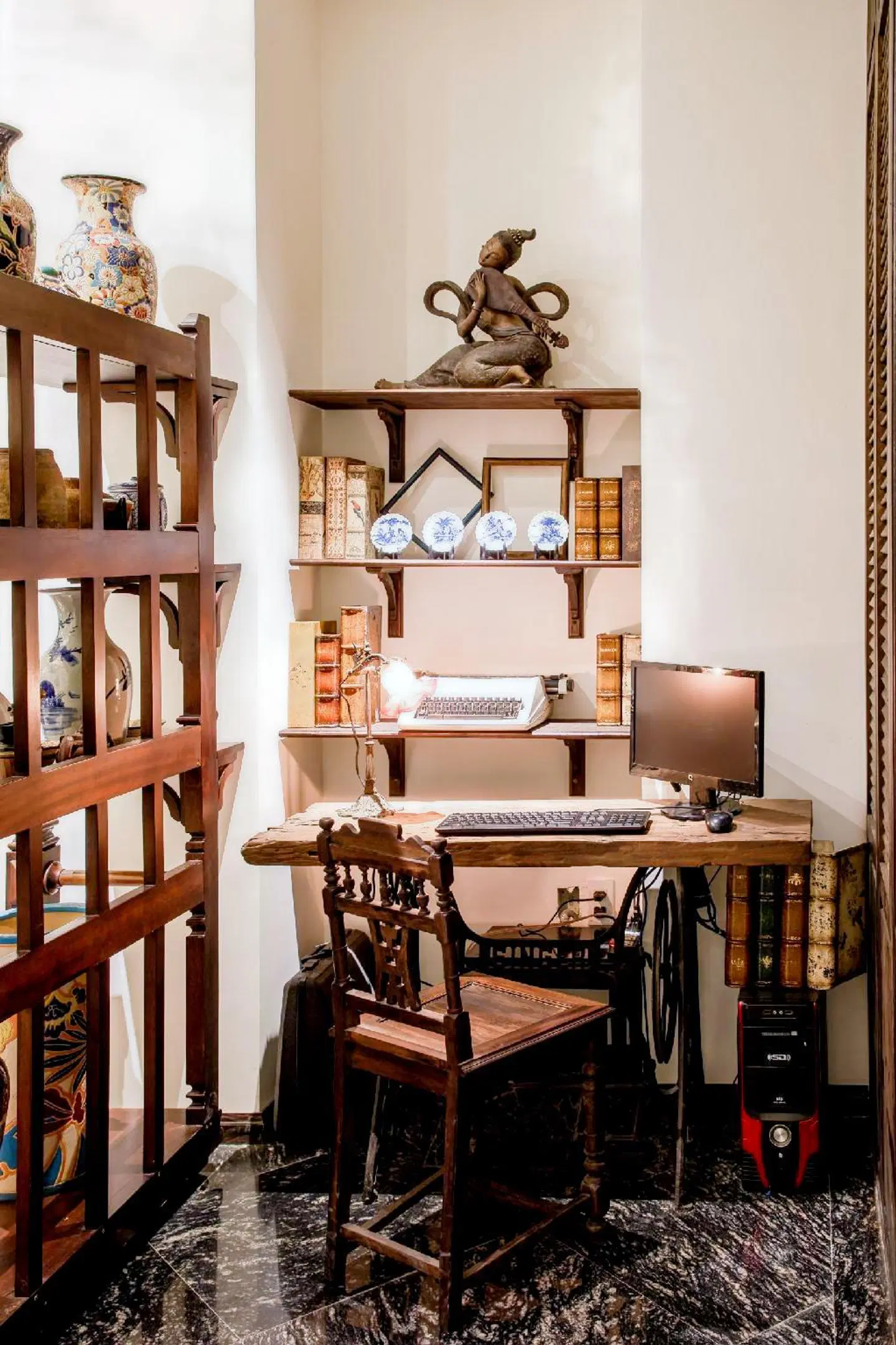 Amanaki Saigon Boutique Hotel ROOM_EXAMPLE
