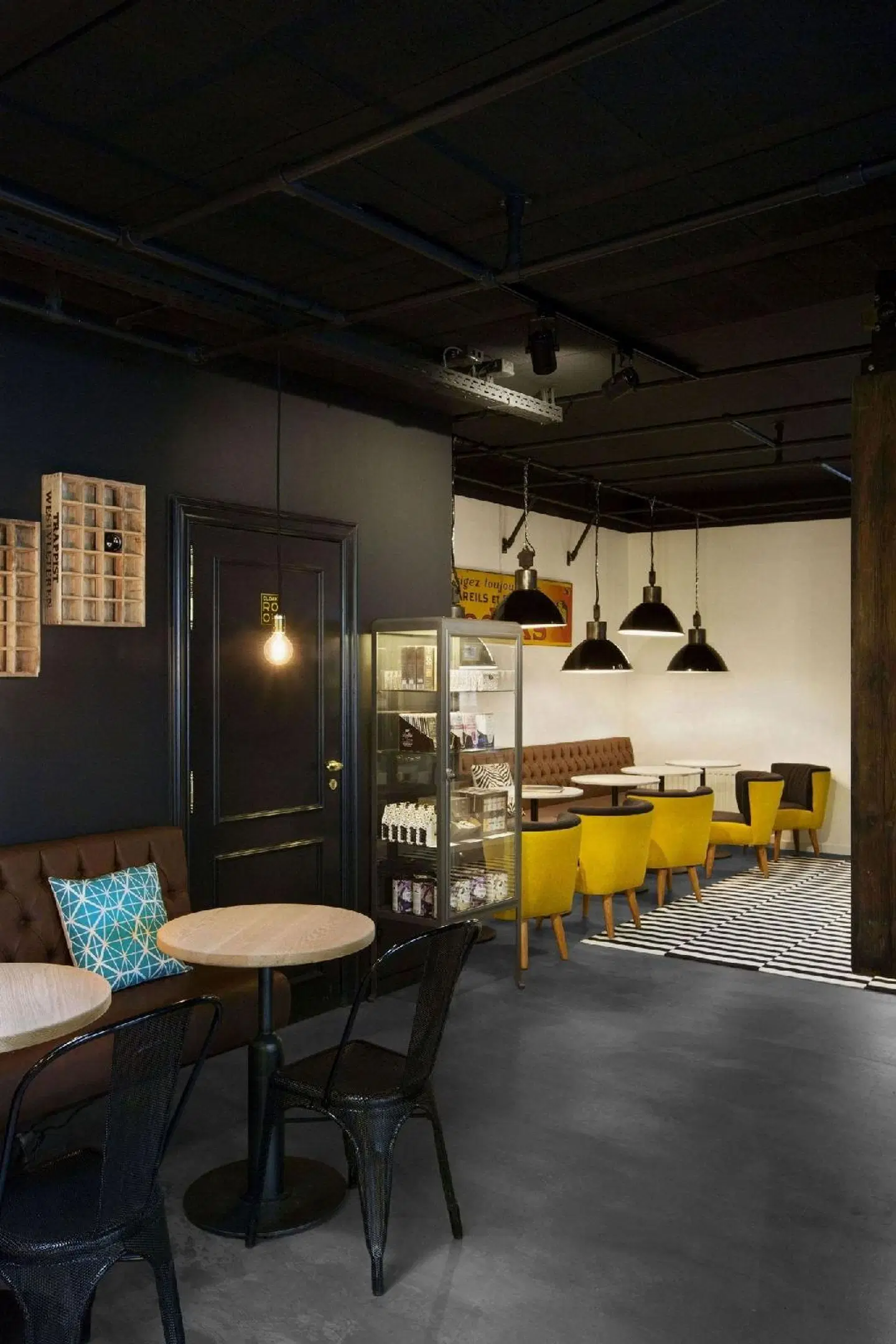 Zoom Hotel Bar