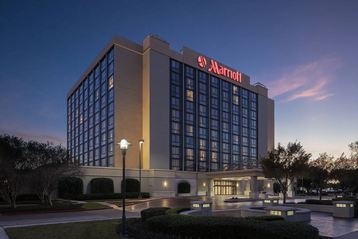 Houston Marriott South at Hobby Airport EXTERIOR
