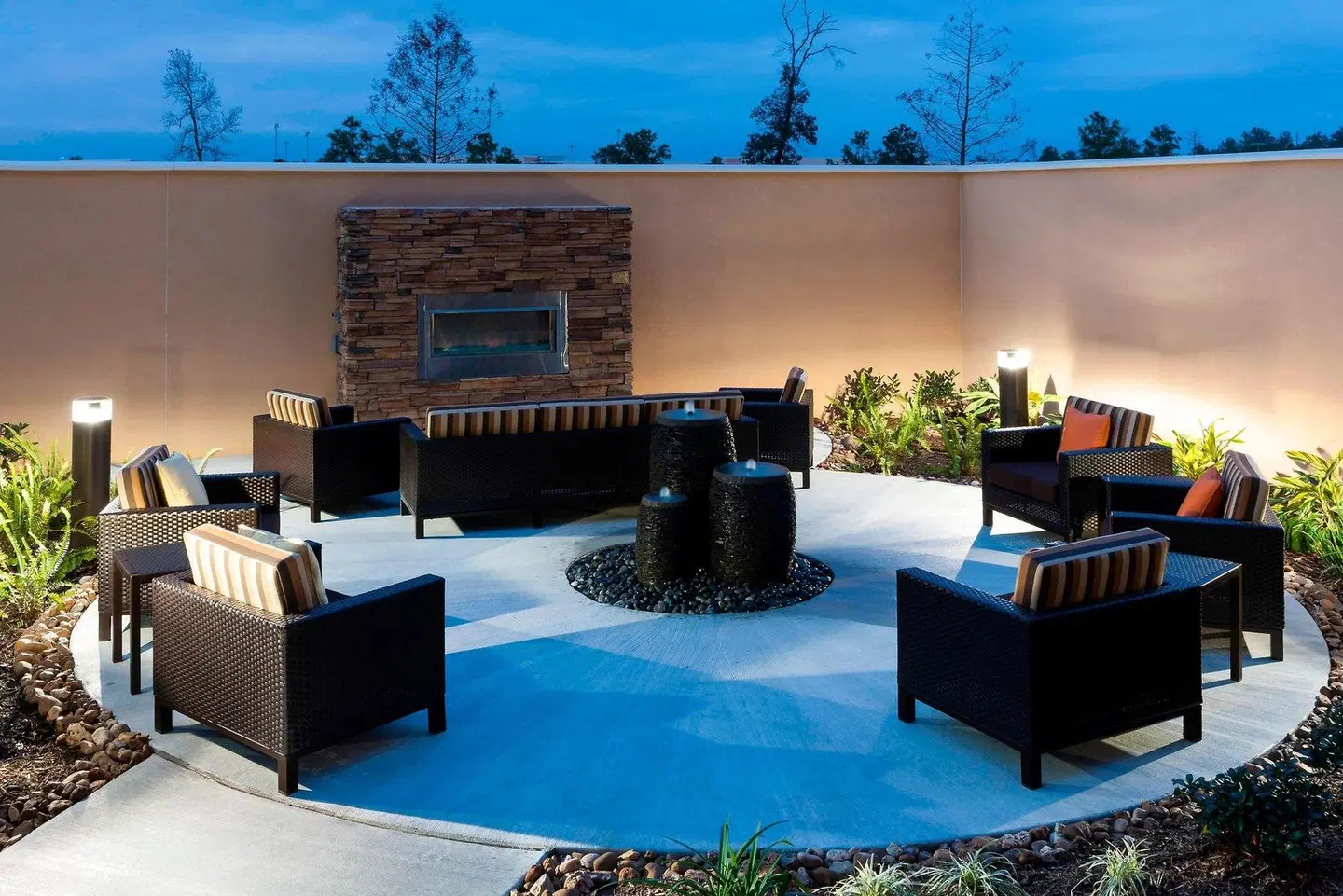 Courtyard by Marriott Houston North/Shenandoah OUTDOOR_POOL