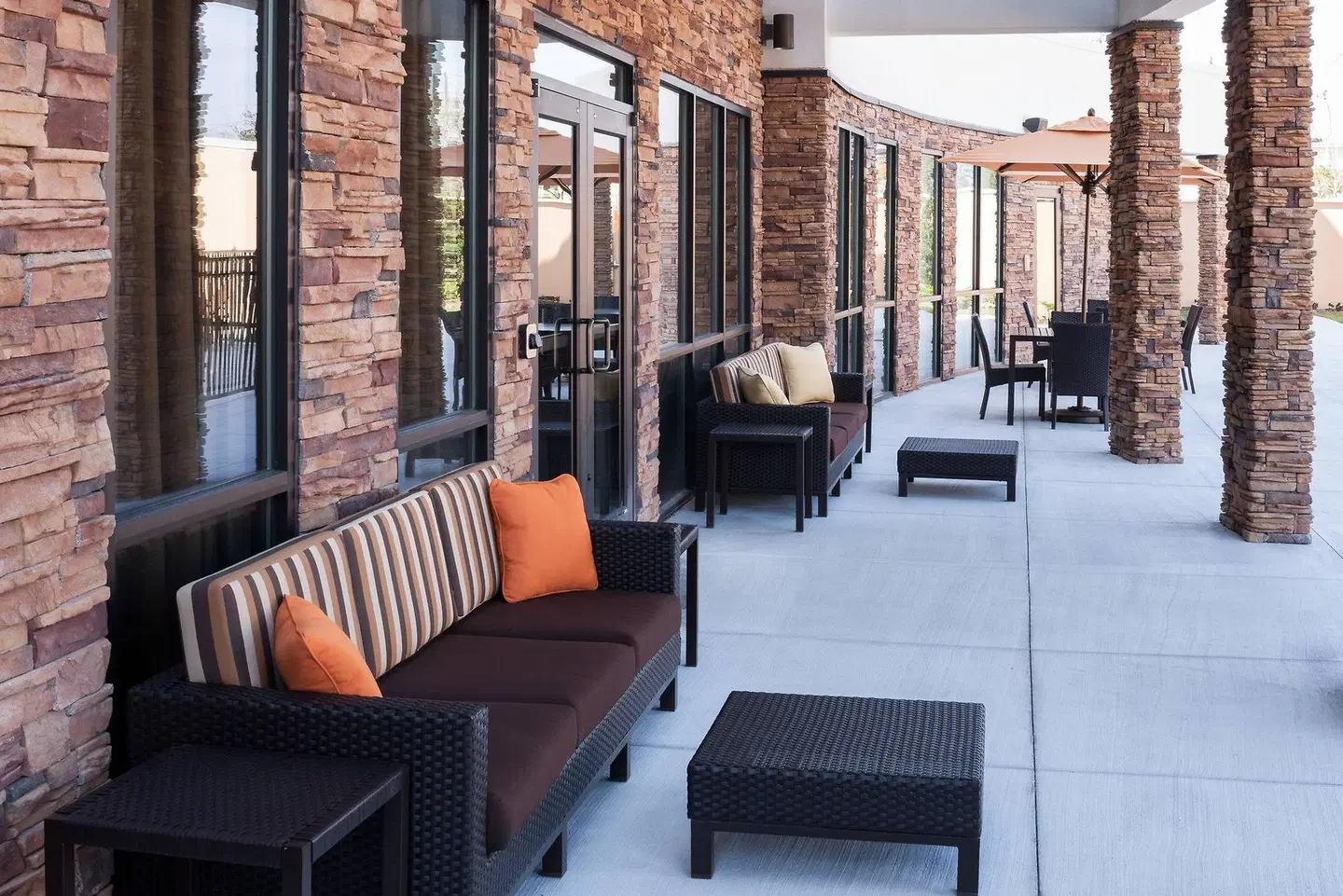 Courtyard by Marriott Houston North/Shenandoah Terrasse