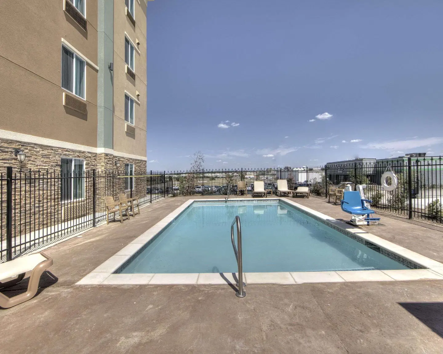 Comfort Inn & Suites Fort Worth OUTDOOR_POOL