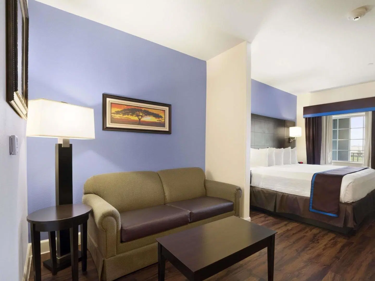 Days Inn & Suites by Wyndham Galveston West/Seawall ROOM_EXAMPLE