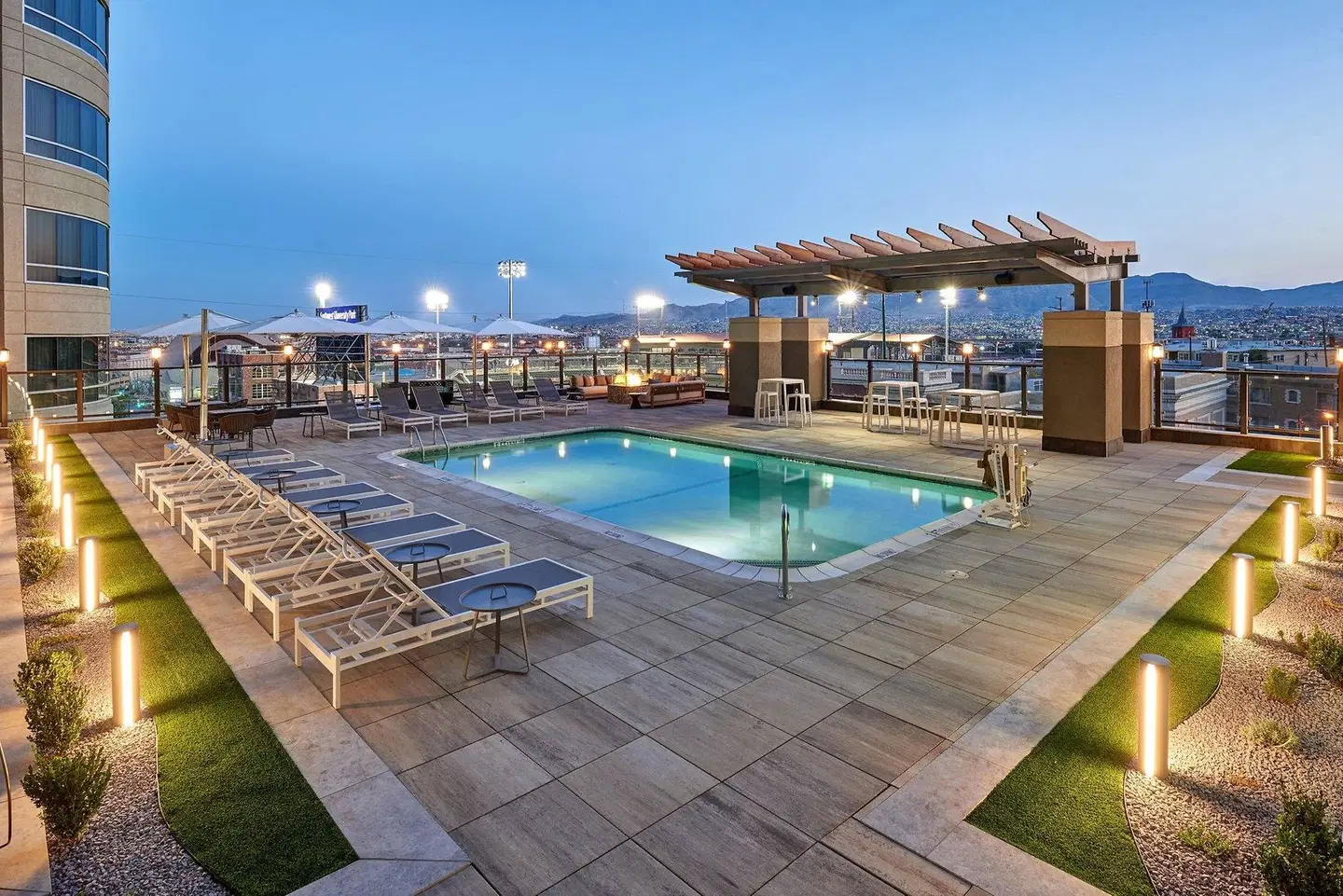 Courtyard by Marriott El Paso Downtown/Convention Center OUTDOOR_POOL