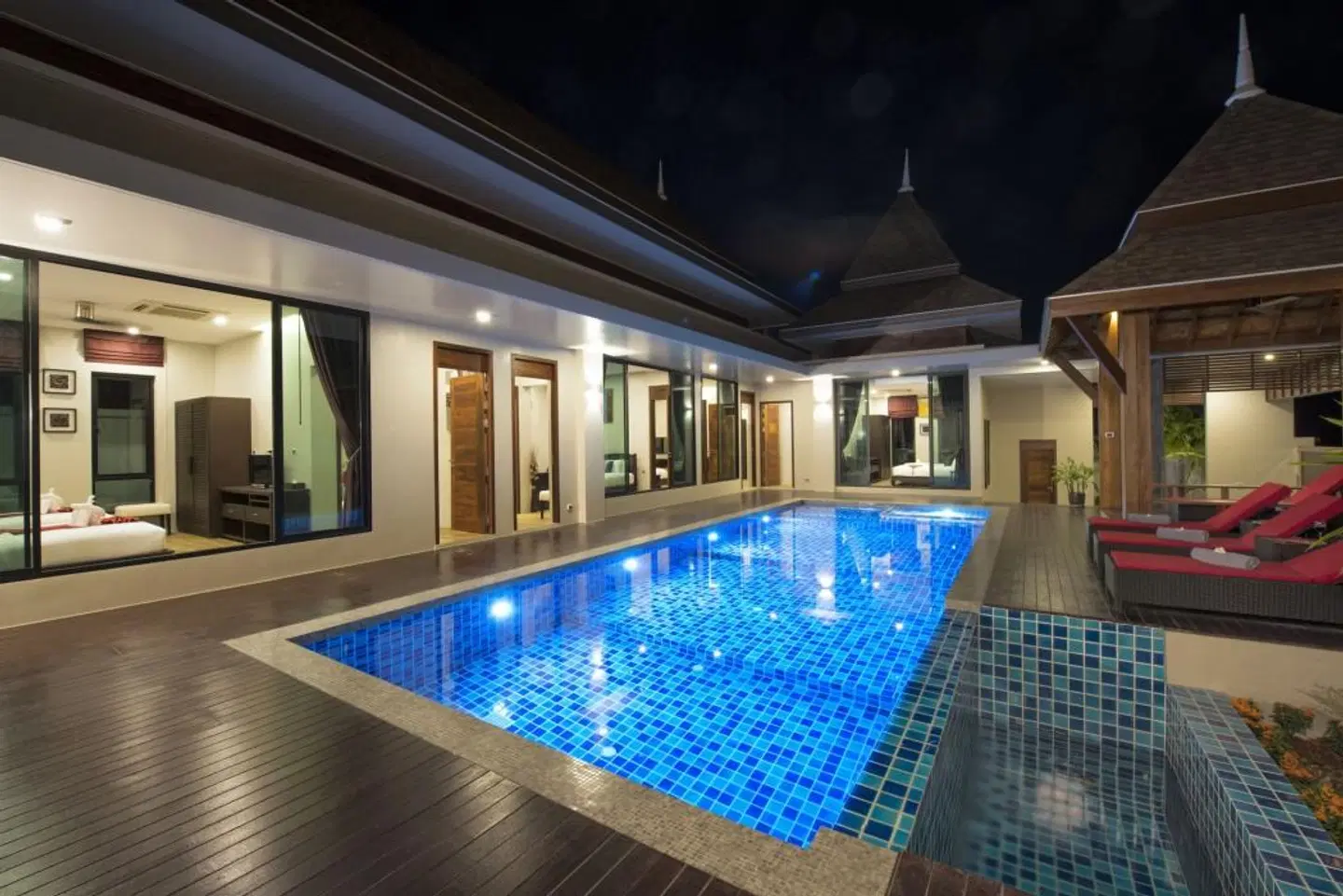 Narintara Villas Hallenbad