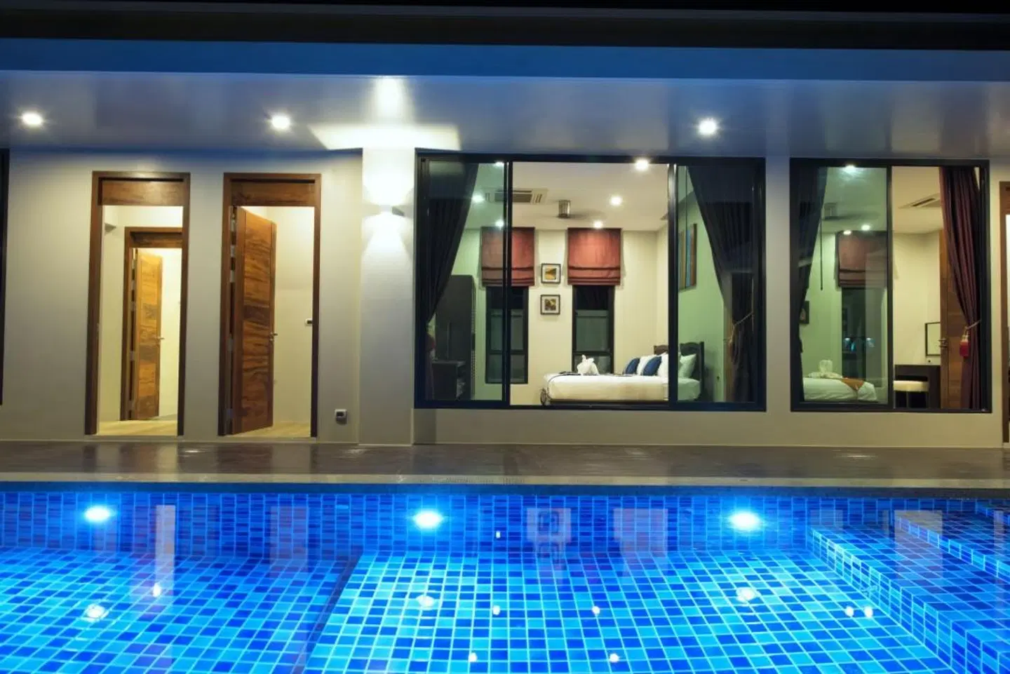 Narintara Villas Hallenbad