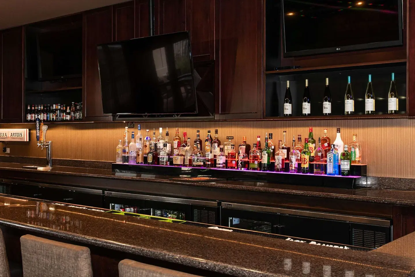 Hilton Garden Inn Midland Bar