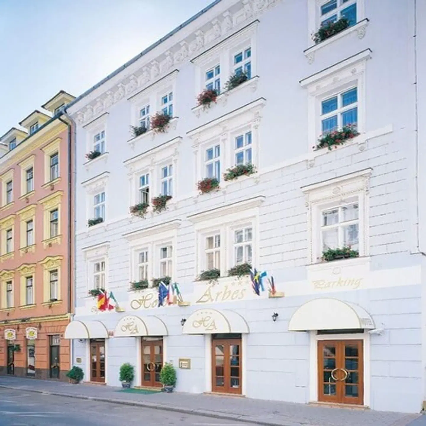 Arbes EXTERIOR