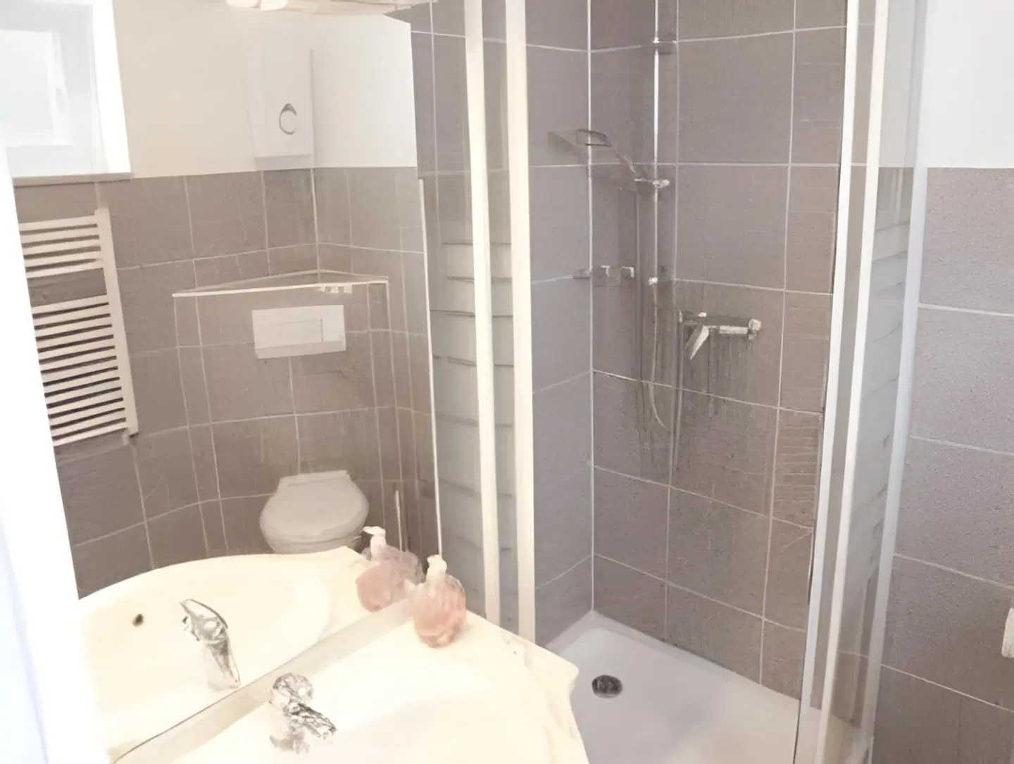 Apartmenthaus Hamburg Badezimmer