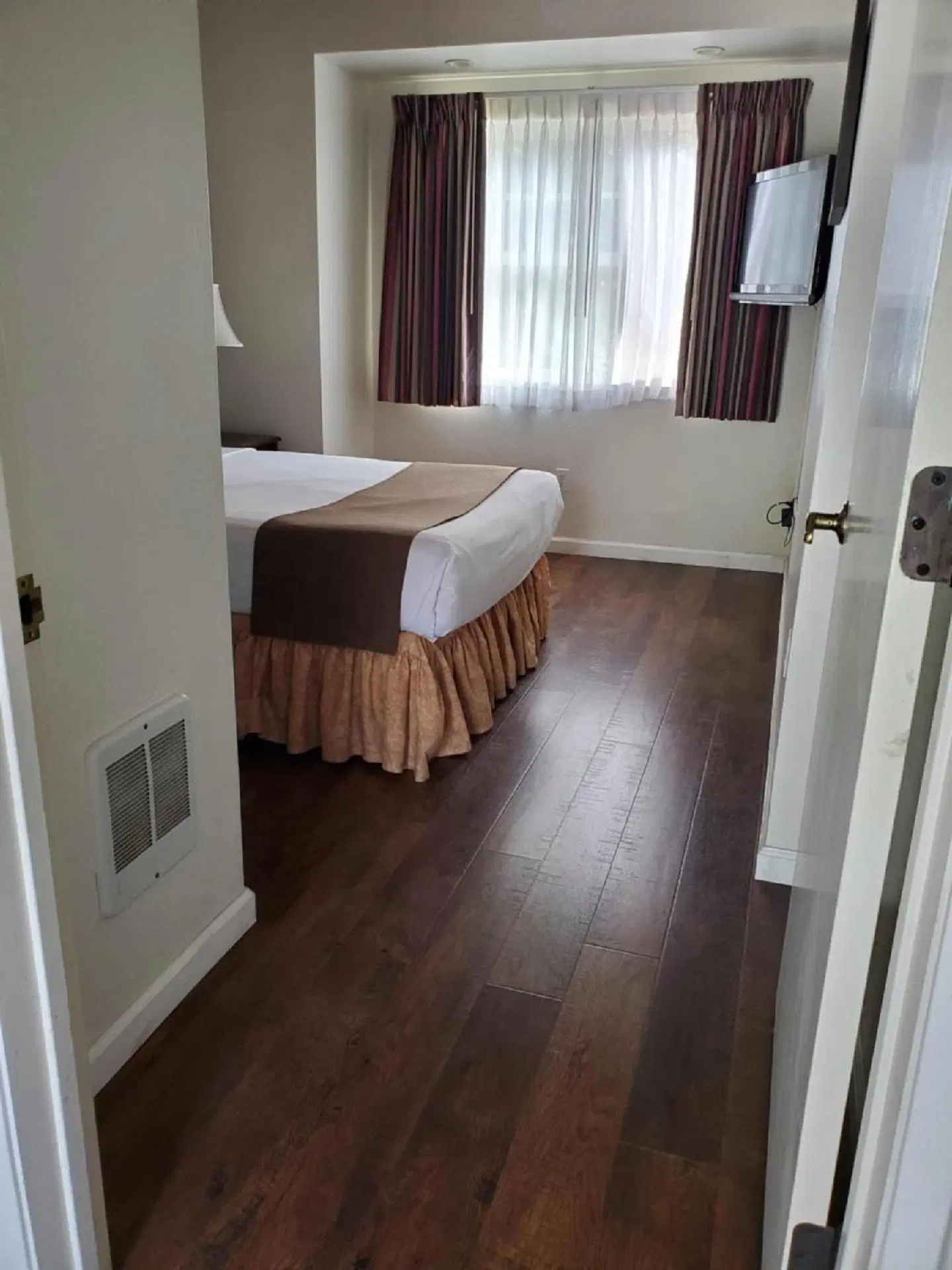 Bide-A-Wee Inn and Cottages ROOM_EXAMPLE