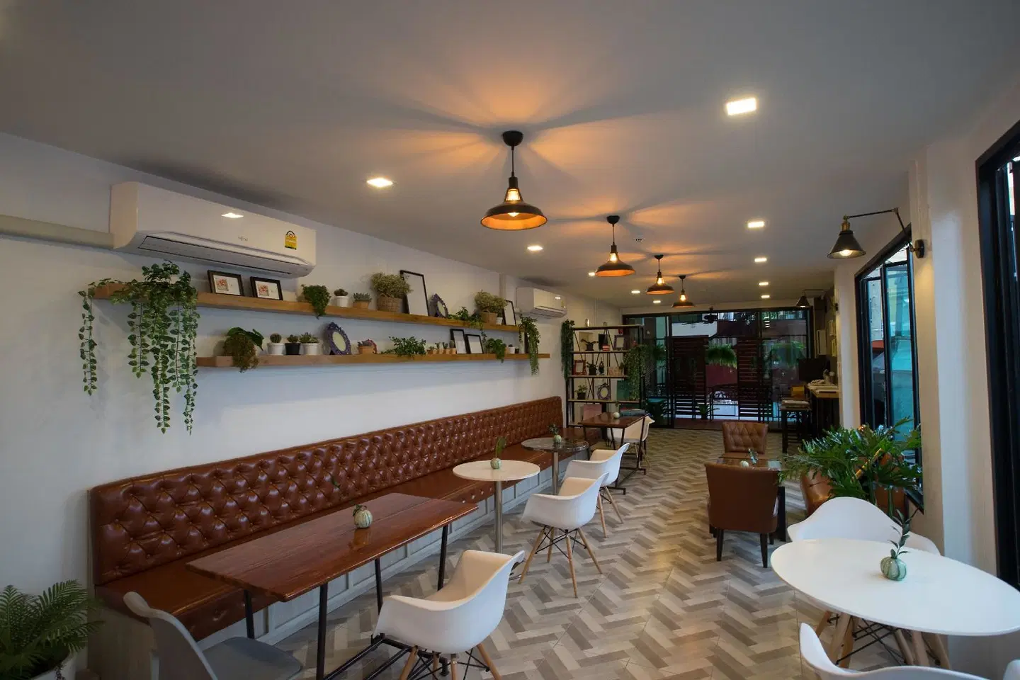 OYO Le Light House & Hostel Bar
