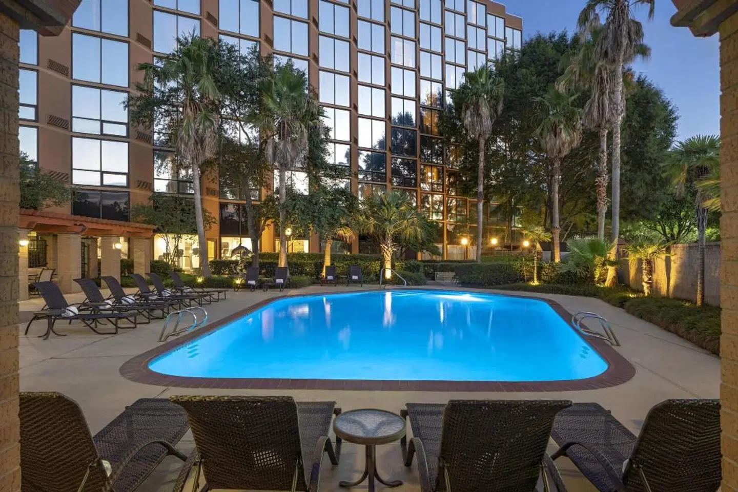 Sheraton Houston Brookhollow OUTDOOR_POOL