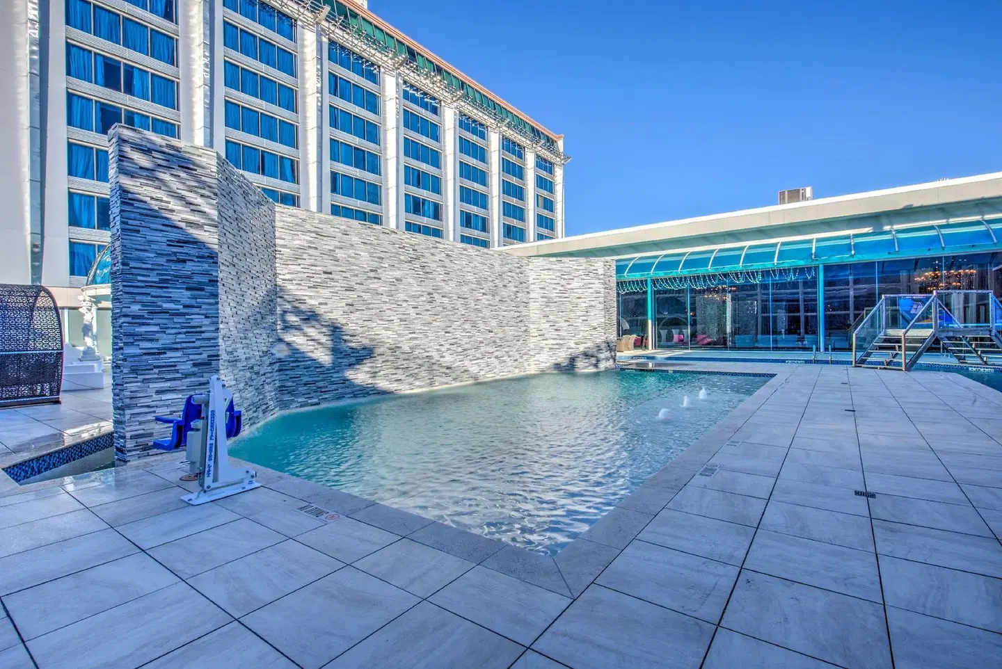 DoubleTree by Hilton Houston Brookhollow OUTDOOR_POOL