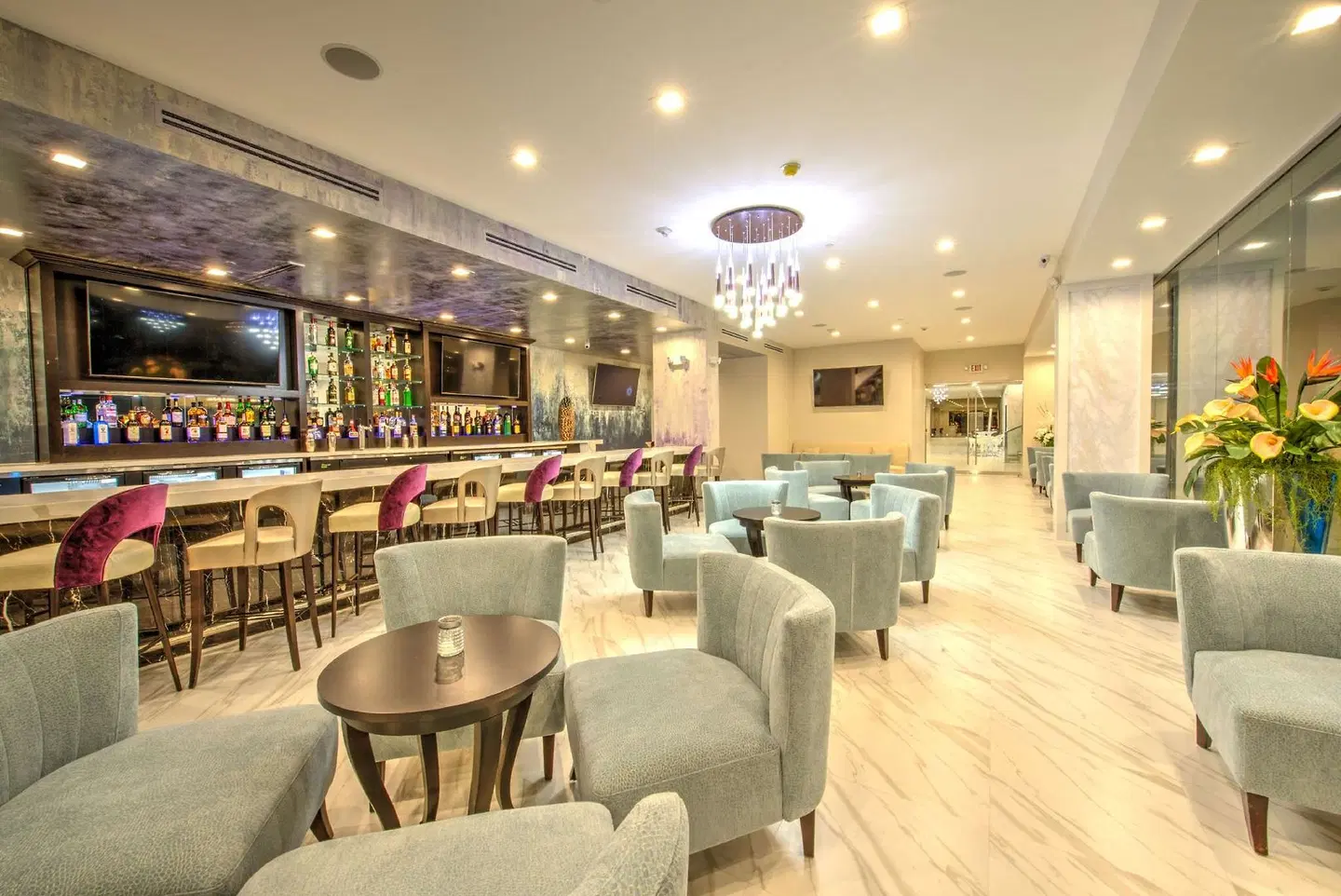 DoubleTree by Hilton Houston Brookhollow Bar
