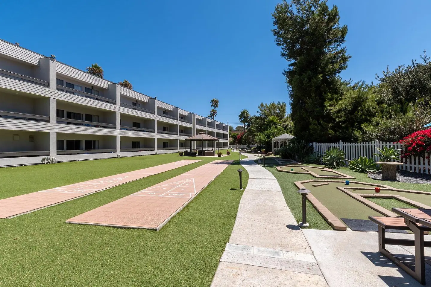San Clemente Inn SPORTS_AND_LEISURE