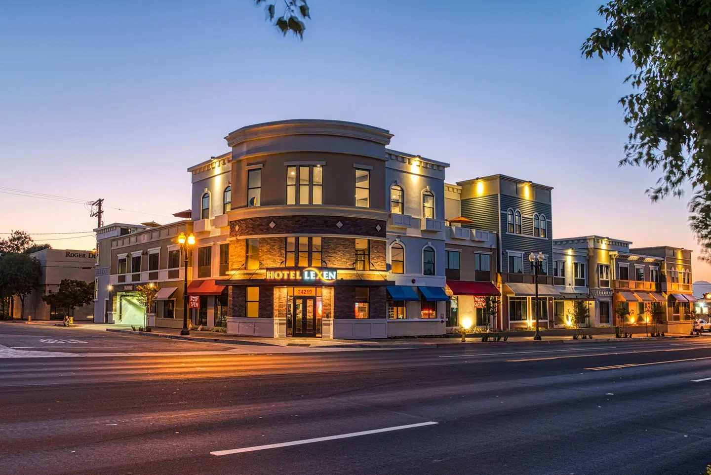Hotel Lexen - Newhall EXTERIOR