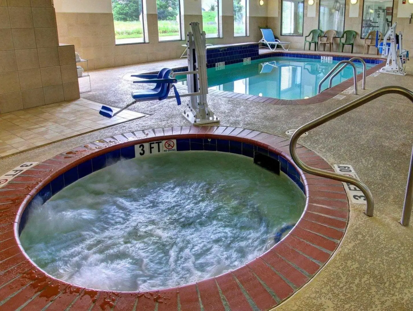 Comfort Suites - University HEALTH_BEAUTY