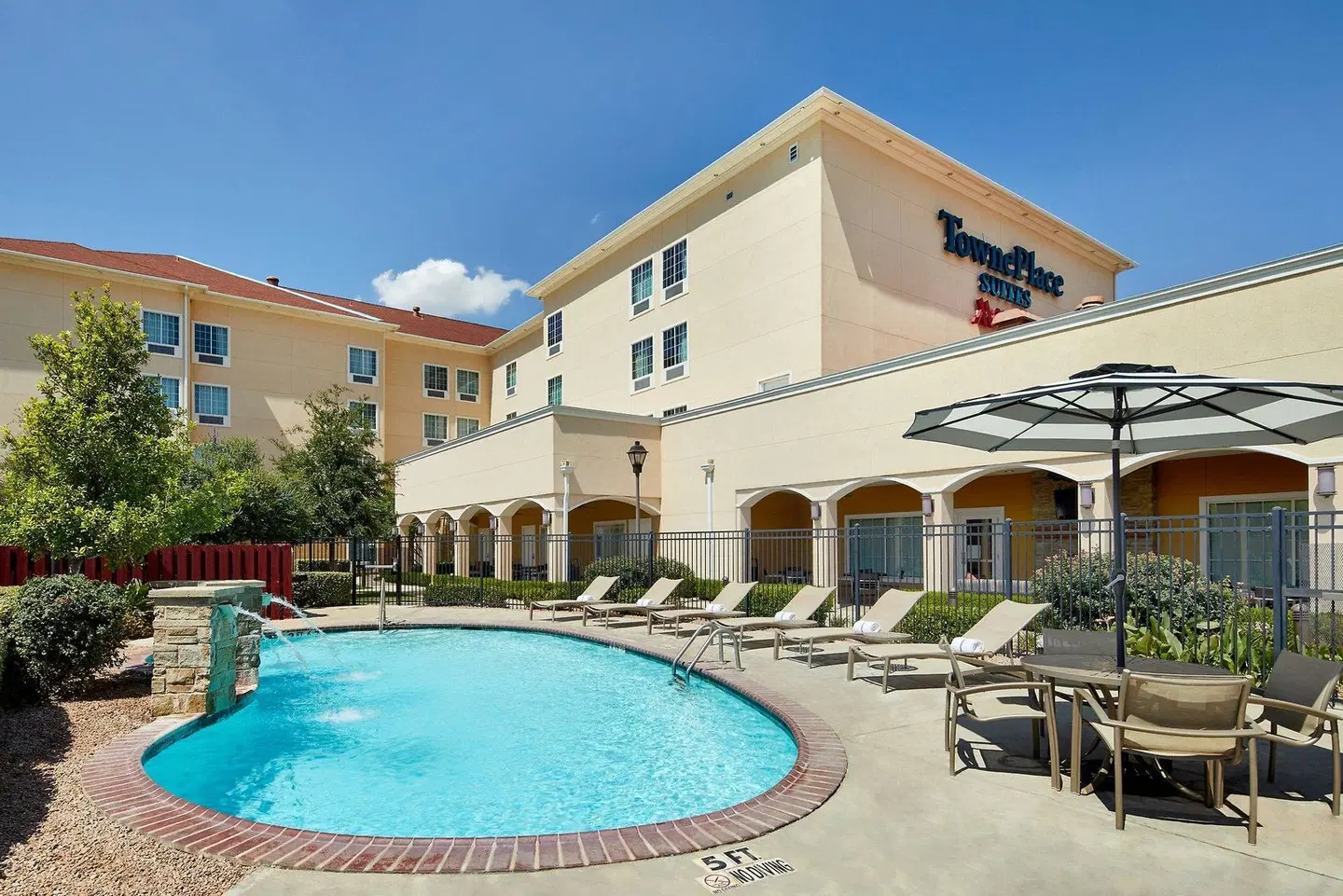 TownePlace Suites by Marriott Midland OUTDOOR_POOL