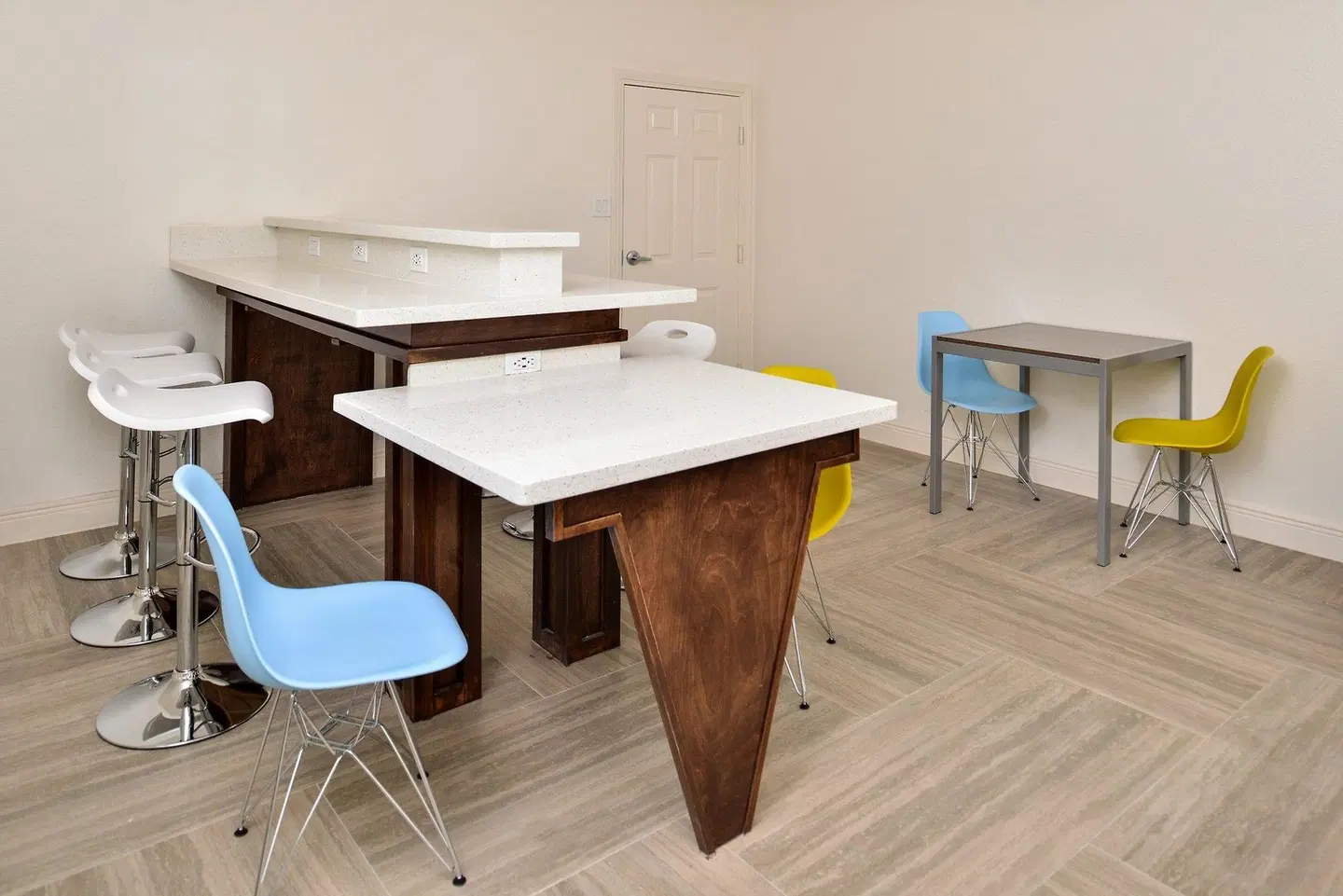 Scottish Inn & Suites ROOM_EXAMPLE
