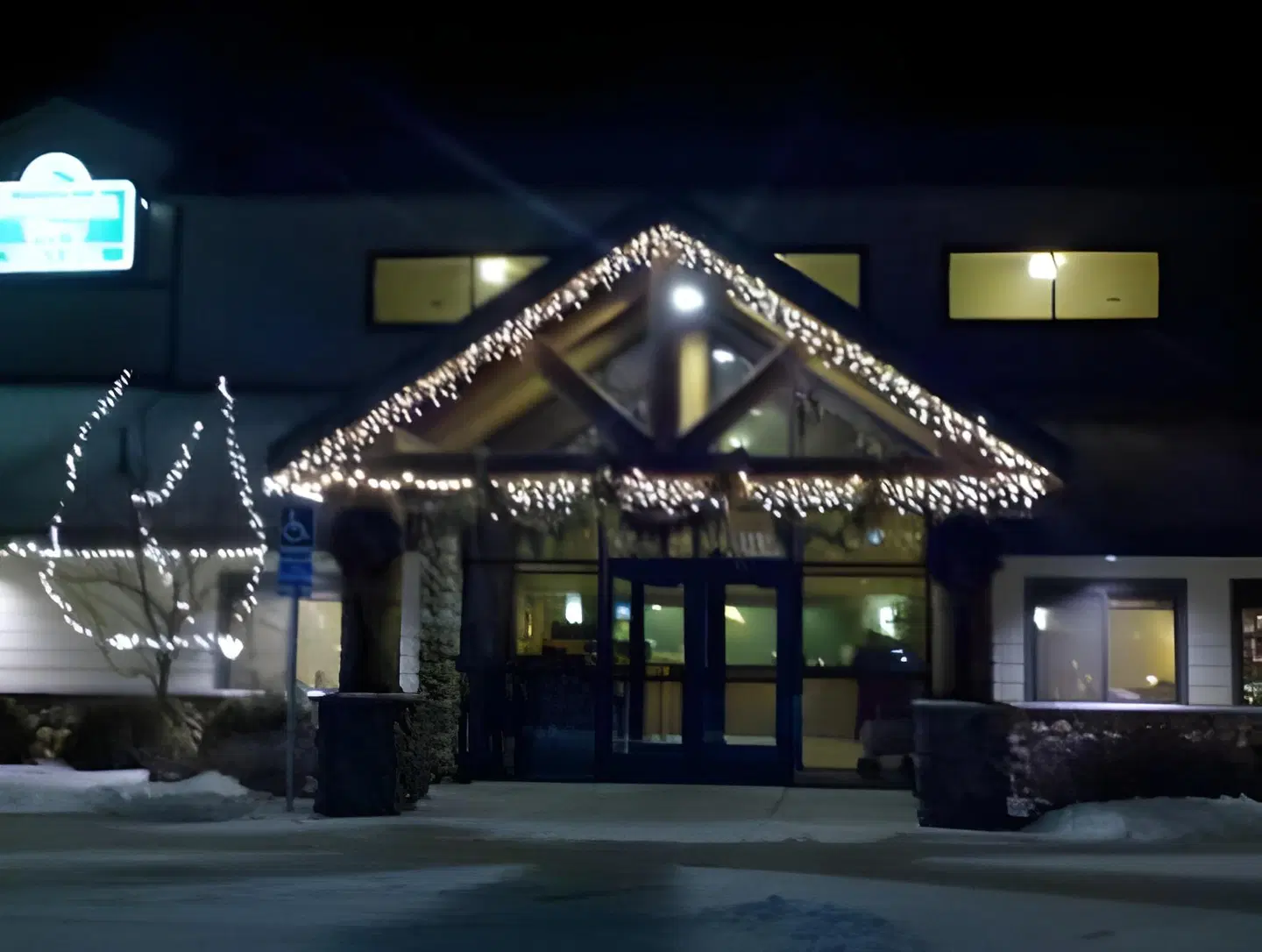 MountainView Lodge and Suites EXTERIOR