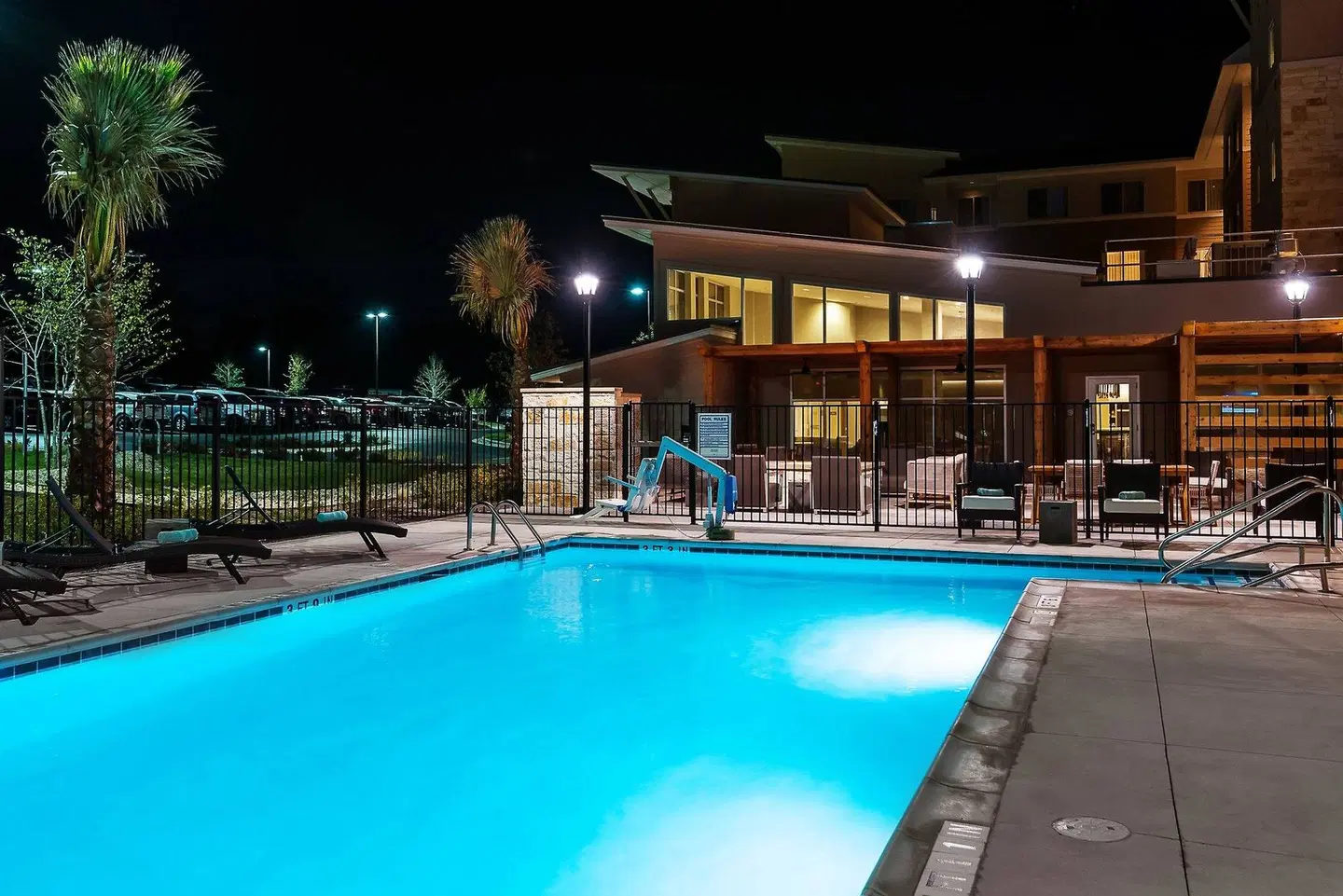 Residence Inn by Marriott Austin Airport OUTDOOR_POOL