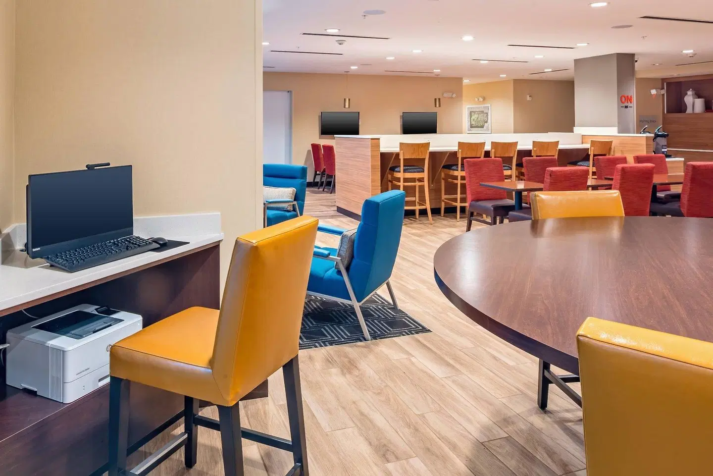 TownePlace Suites by Marriott Austin South Bar