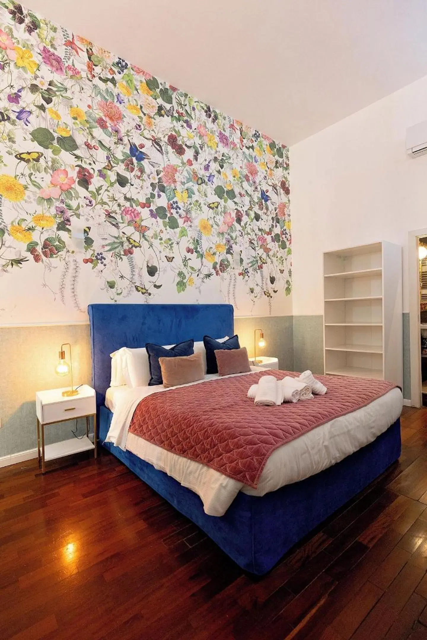Pantheon Holiday ROOM_EXAMPLE
