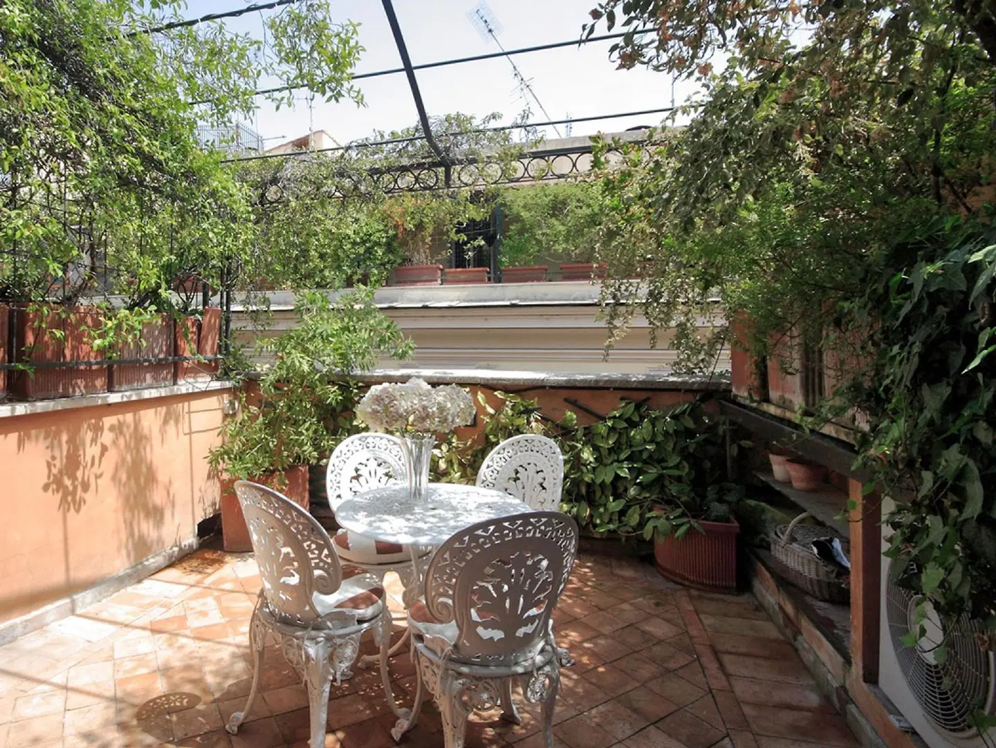 Frattina Guesthouse - My Extra Home Terrasse