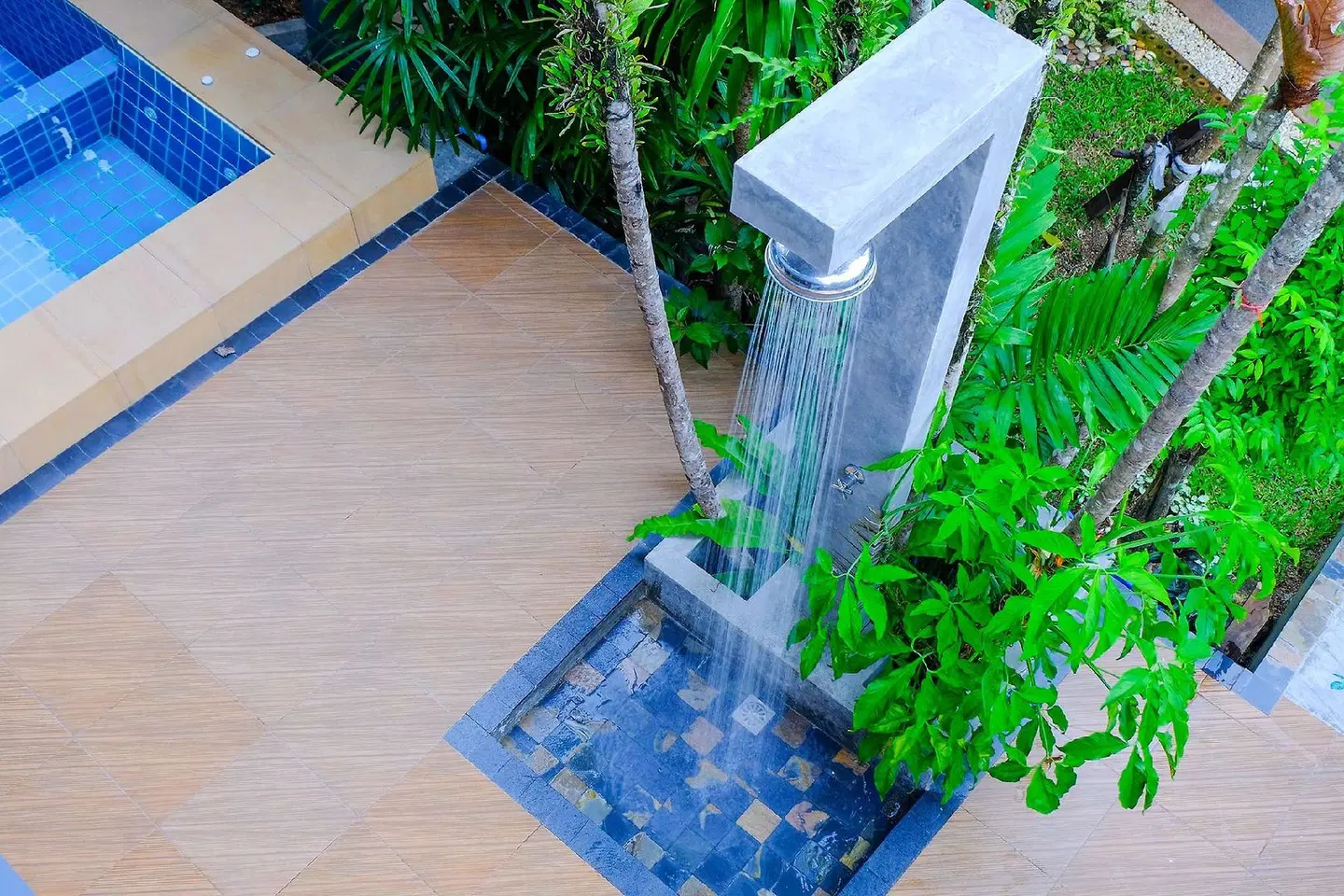 The Umbrella House Terrasse