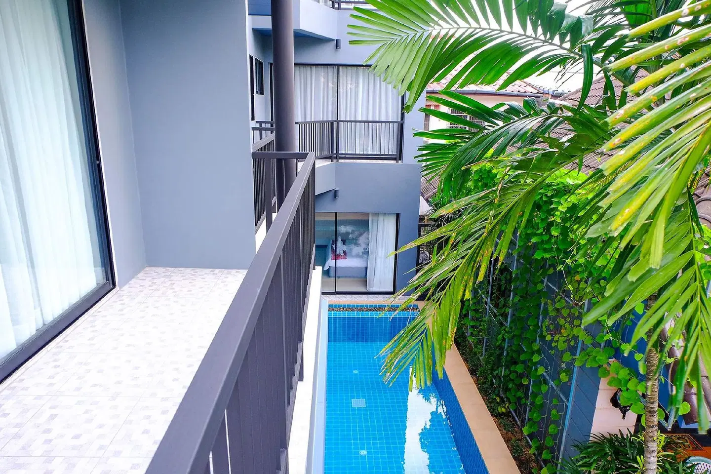 The Umbrella House OUTDOOR_POOL