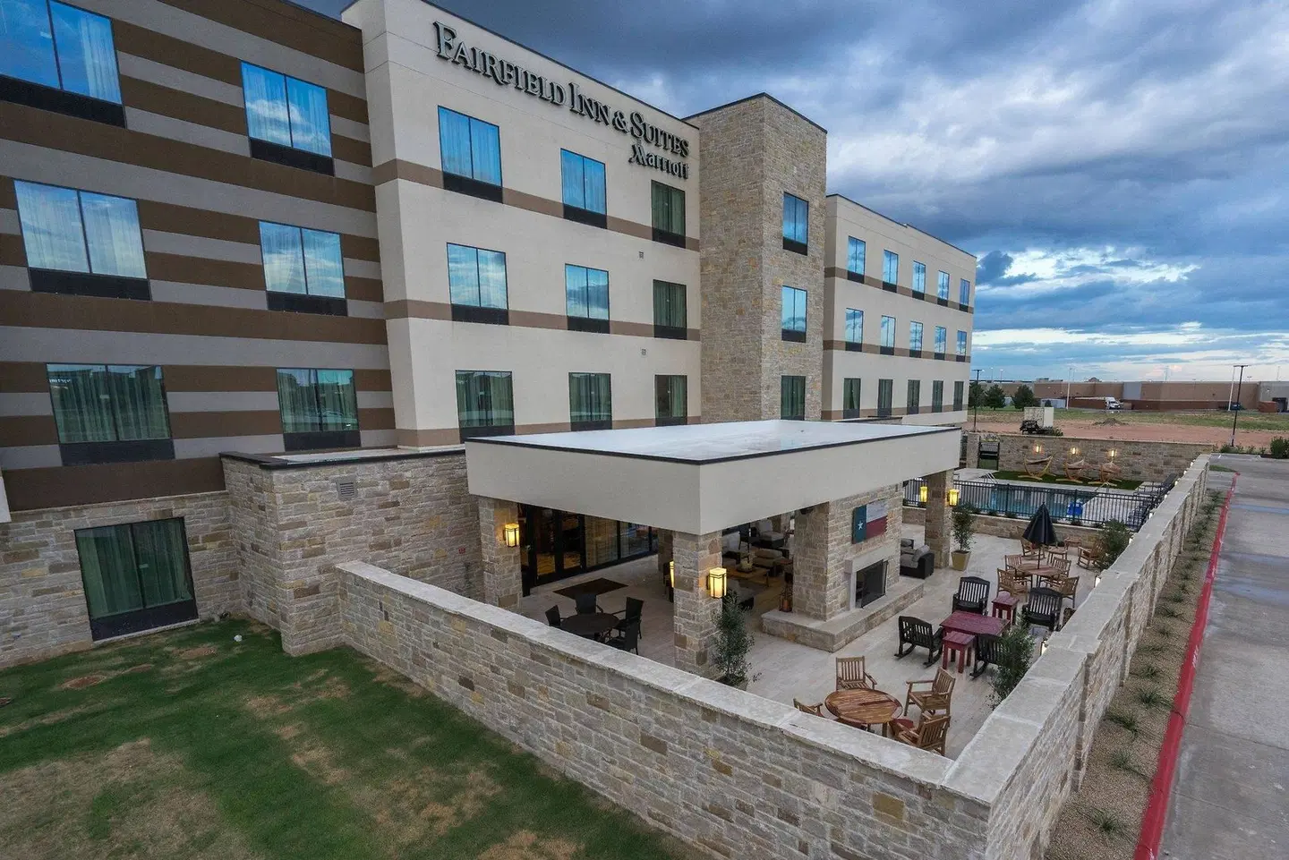 Fairfield Inn & Suites by Marriott Lubbock Southwest EXTERIOR