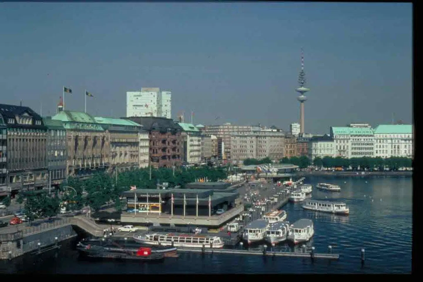 Novotel Suites Hamburg City EXTERIOR