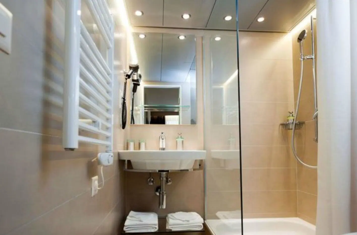 Alexander Guesthouse Badezimmer